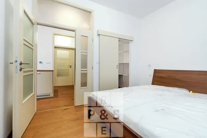 Pronájem bytu 2+kk, Praha - Vršovice, Krymská, 49 m2