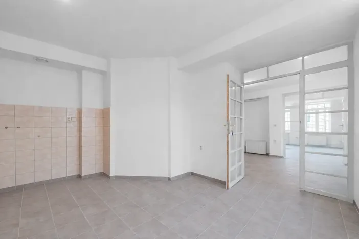 Pronájem kanceláře, Praha - Smíchov, Radlická, 124 m2