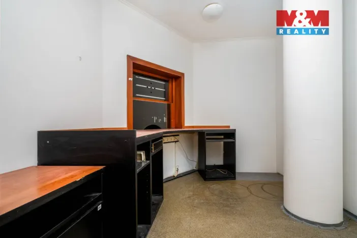 Pronájem obchodního prostoru, Praha, Trnkovo náměstí, 324 m2