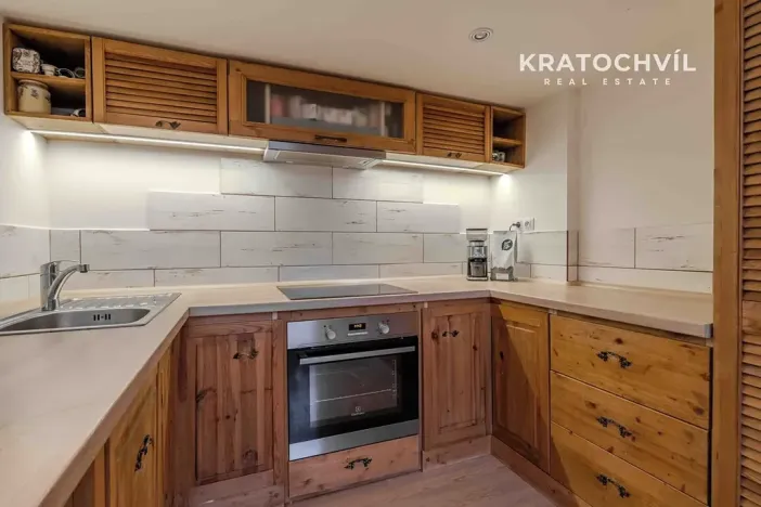 Prodej bytu 1+kk, Praha - Bubeneč, Korunovační, 32 m2