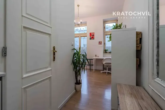 Prodej bytu 1+kk, Praha - Bubeneč, Korunovační, 32 m2