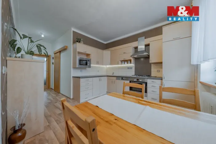 Prodej bytu 2+1, Valašské Meziříčí - Krásno nad Bečvou, Čajkovského, 58 m2