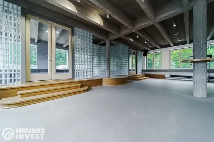 Prodej komerční nemovitosti, Adamov, Mírová, 2380 m2