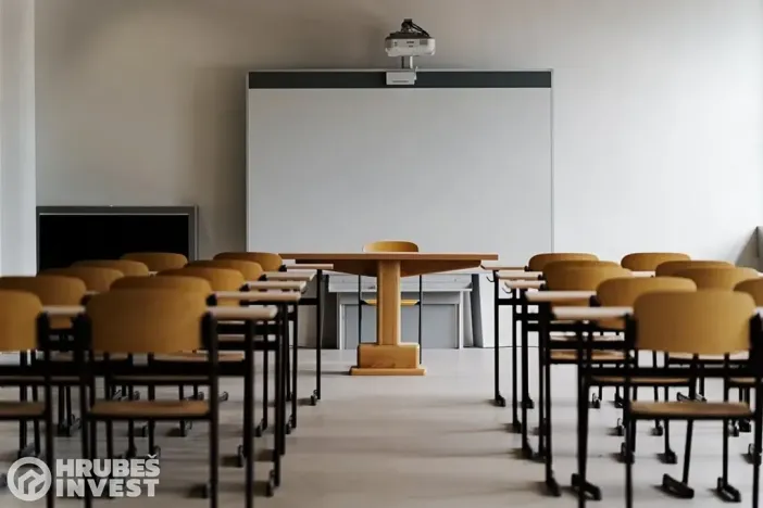 Prodej komerční nemovitosti, Adamov, Mírová, 2380 m2