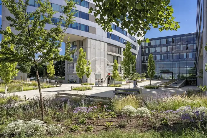 Pronájem obchodního prostoru, Praha, Na hřebenech II, 630 m2