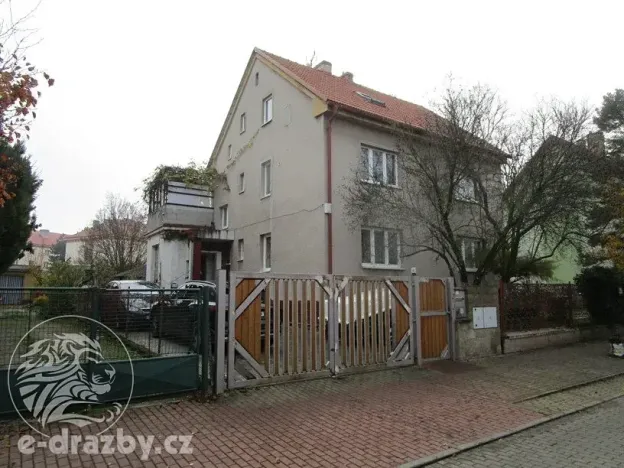 Dražba vícegeneračního domu, Praha - Letňany, Vamberská, 246 m2