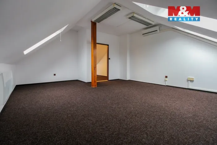 Pronájem kanceláře, Jeseník, nám. Svobody, 120 m2