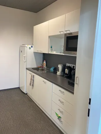 Pronájem kanceláře, Praha - Holešovice, Jankovcova, 221 m2