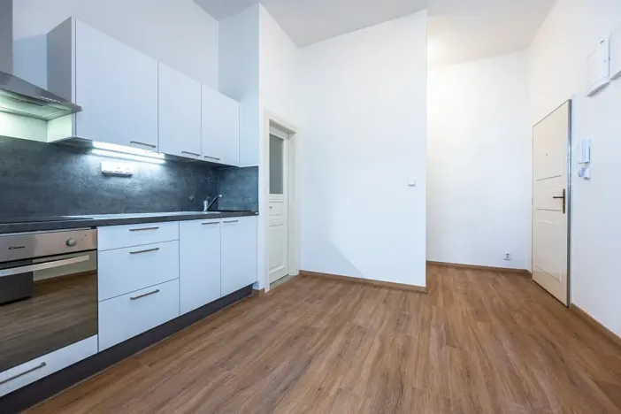 Pronájem bytu 2+kk, Praha - Nové Město, Lípová, 41 m2