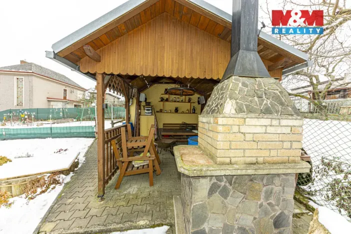 Prodej bytu 3+1, Chvaletice, Husova, 76 m2