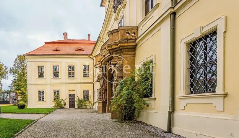 Pronájem komerční nemovitosti, Mirošov, náměstí Míru, 1364 m2