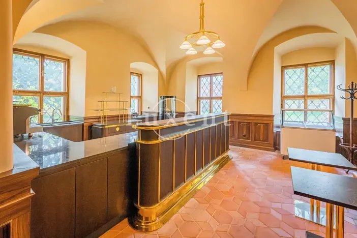 Pronájem komerční nemovitosti, Mirošov, náměstí Míru, 1364 m2