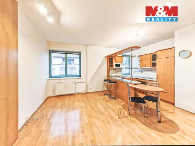 Pronájem bytu 2+kk, Dvůr Králové nad Labem, Štefánikova, 49 m2