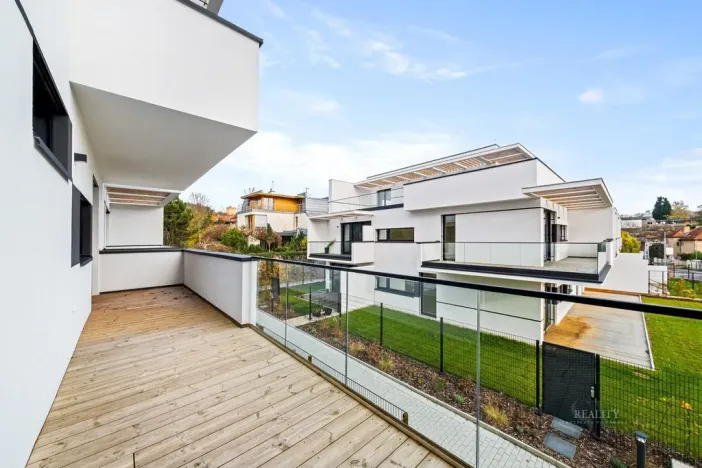 Pronájem bytu 2+kk, Praha - Troja, Pod Hrachovkou, 49 m2