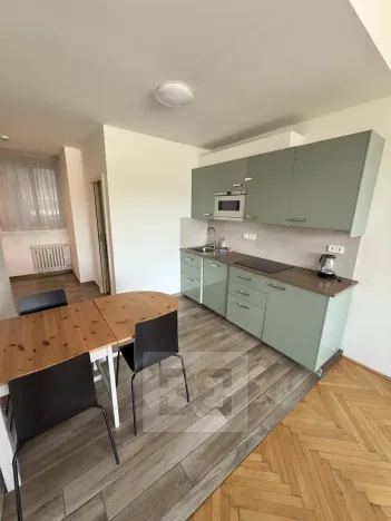 Pronájem bytu 3+1, Praha - Staré Město, Revoluční, 82 m2