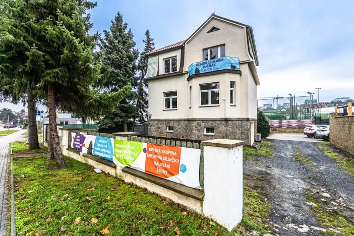 Prodej obchodního prostoru, Praha - Štěrboholy, Ústřední, 280 m2