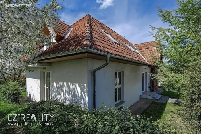 Prodej vily, Praha - Lipence, Na Bambouzku, 300 m2