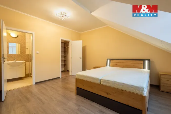 Pronájem bytu 2+kk, Karlovy Vary, Moskevská, 49 m2