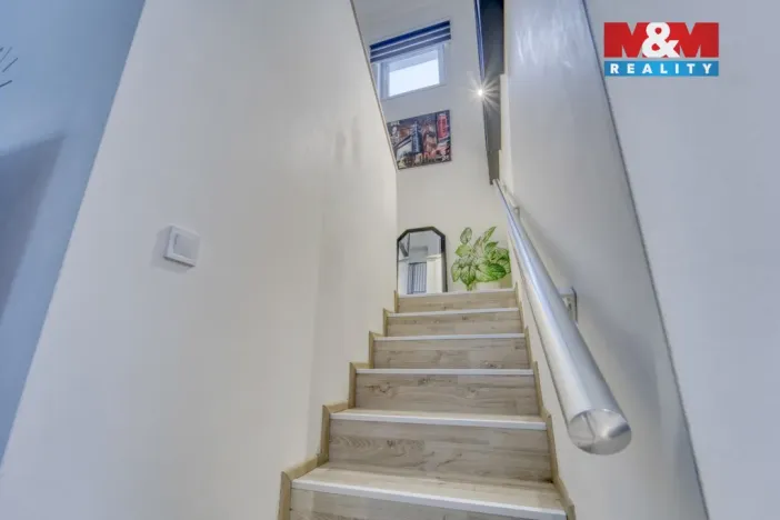 Prodej rodinného domu, Králův Dvůr - Křižatky, Na Vinohradech, 94 m2