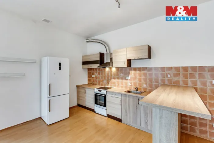 Prodej bytu 2+kk, Hostomice, Tyršovo náměstí, 61 m2