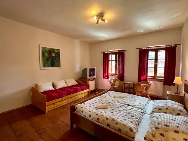 Prodej ubytování, Zlatá Koruna, 500 m2