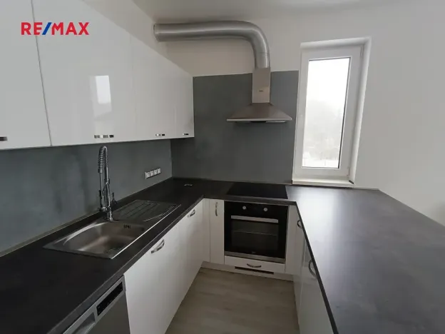 Pronájem bytu 2+kk, Praha - Vysočany, Strnadových, 51 m2
