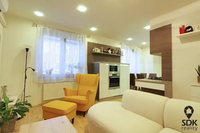 Prodej bytu 2+kk, Břeclav, Dělnická, 51 m2