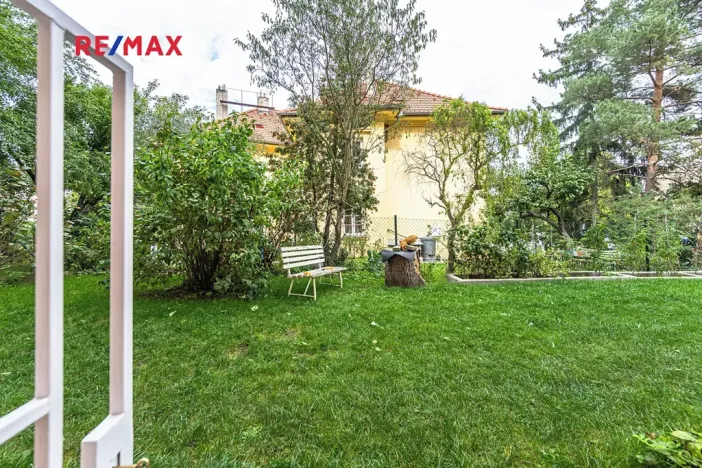 Pronájem kanceláře, Praha - Smíchov, U smíchovského hřbitova, 53 m2