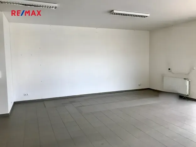 Prodej obchodního prostoru, Mukařov, Choceradská, 48 m2
