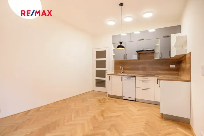 Pronájem bytu 2+kk, Praha - Vinohrady, Záhřebská, 49 m2