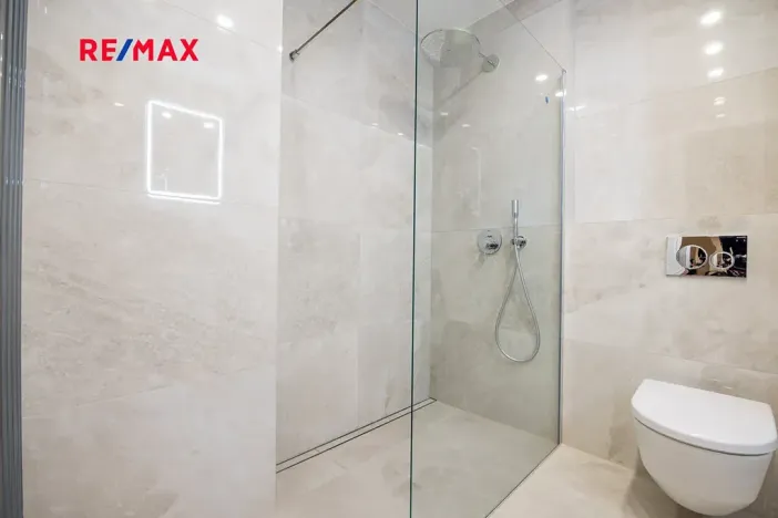 Pronájem bytu 2+kk, Praha - Vinohrady, Záhřebská, 49 m2