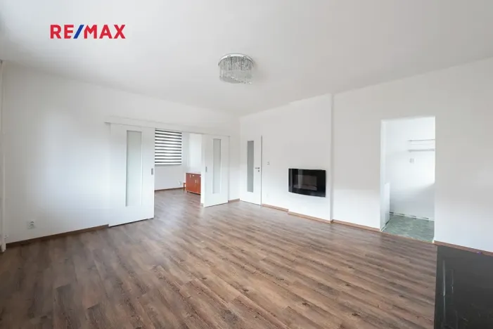 Prodej vily, Měchenice, Hlavní, 330 m2