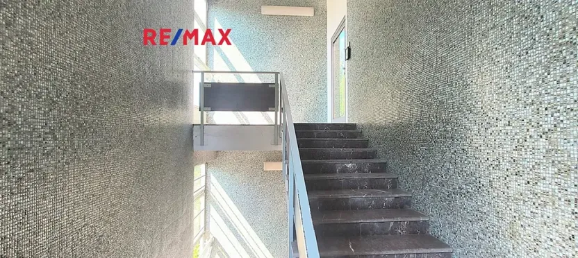 Pronájem kanceláře, Praha - Kobylisy, Horňátecká, 72 m2