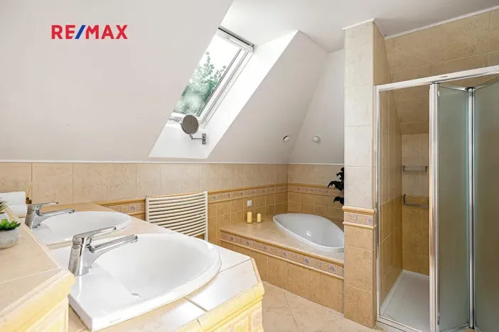 Prodej rodinného domu, Sulice, Na Křížkách, 277 m2