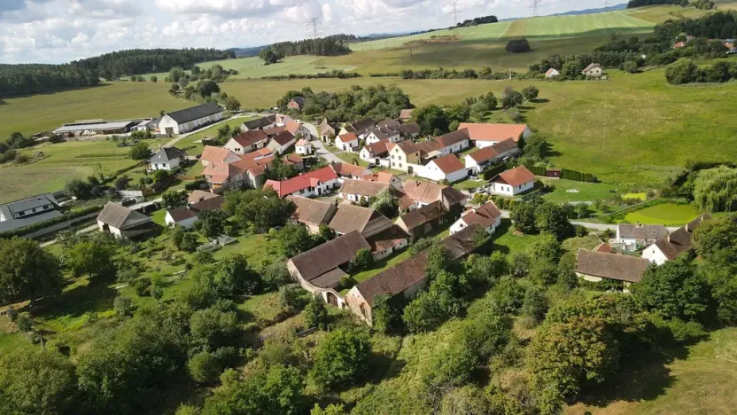 Prodej zemědělské usedlosti, Drhovle, 963 m2