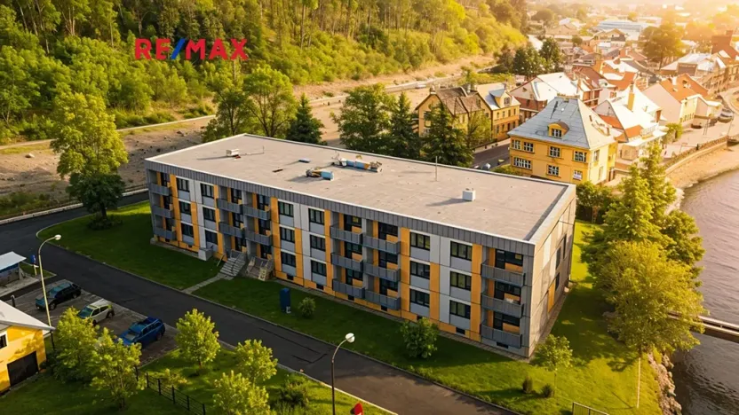 Prodej komerční nemovitosti, Kraslice, Palackého, 1800 m2