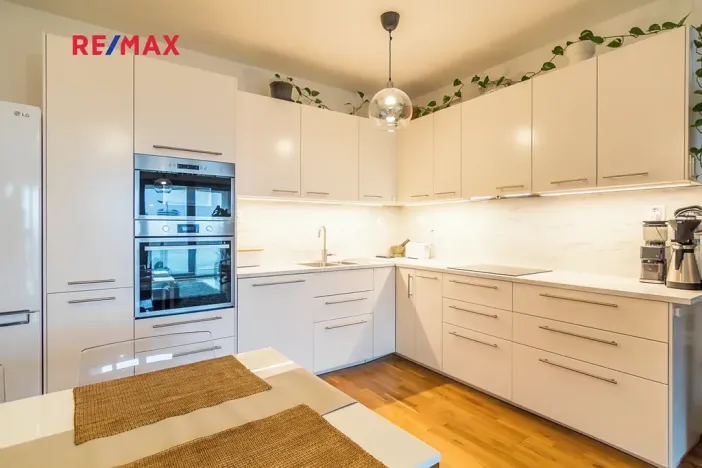 Prodej bytu 3+kk, Praha - Karlín, Breitfeldova, 90 m2