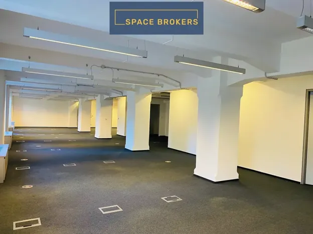 Pronájem kanceláře, Praha - Holešovice, Jankovcova, 1094 m2