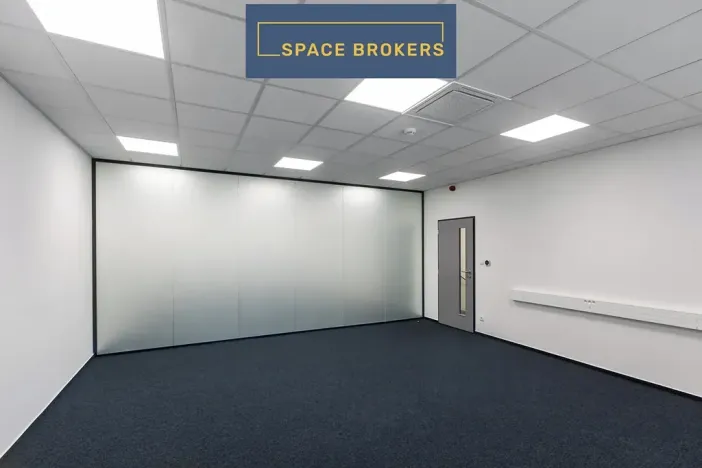 Pronájem skladu, Postřižín, 6943 m2