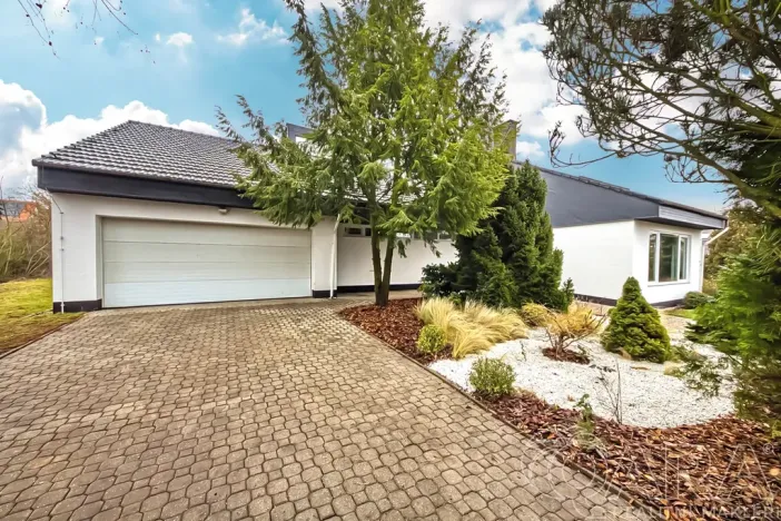 Pronájem rodinného domu, Dolní Břežany, V Úvozu, 380 m2