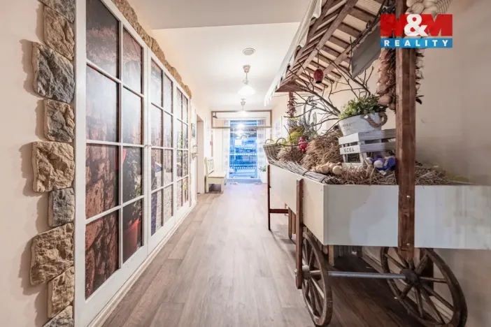 Pronájem restaurace, Praha - Žižkov, Roháčova, 616 m2