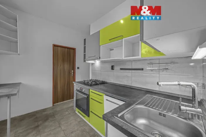 Prodej bytu 2+1, Hostinné, Sídliště, 52 m2