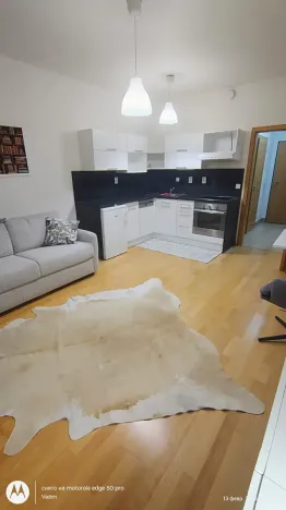 Pronájem bytu 1+kk, Praha - Košíře, Pod Kavalírkou, 32 m2