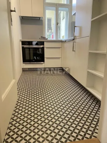 Prodej bytu 3+1, Praha - Vinohrady, Lucemburská, 82 m2