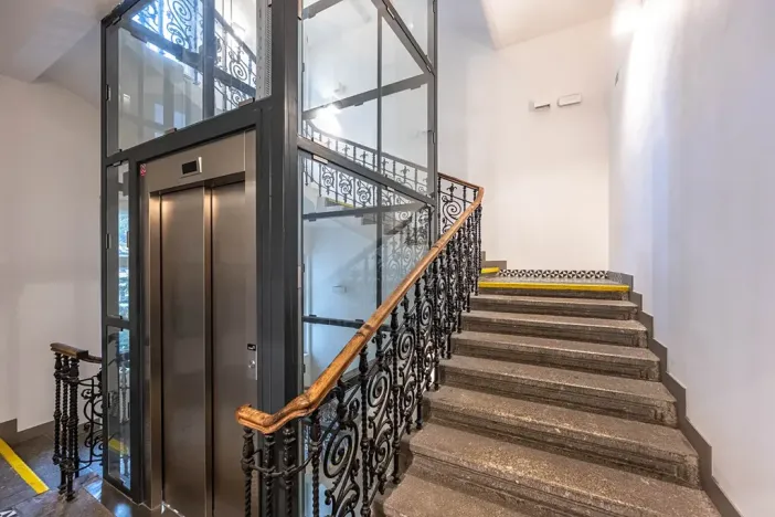 Pronájem bytu 2+kk, Praha, Tyršova, 56 m2