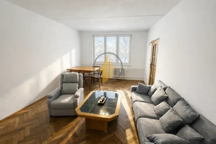 Prodej bytu 2+1, Jičín, Nám. V. Čtvrtka, 65 m2