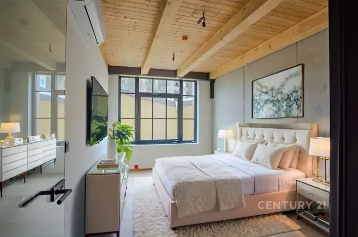 Prodej atypického bytu, Praha - Vysočany, Kolbenova, 176 m2