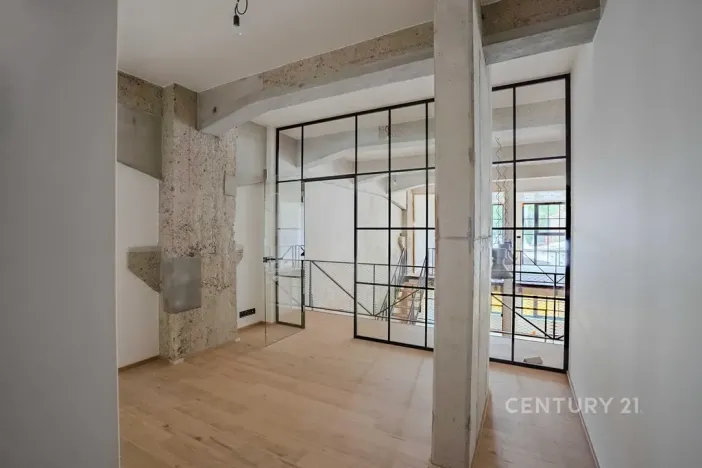 Prodej atypického bytu, Praha - Vysočany, Kolbenova, 176 m2