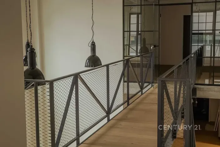 Prodej atypického bytu, Praha - Vysočany, Kolbenova, 181 m2