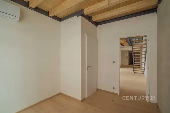 Prodej kanceláře, Praha - Vysočany, Kolbenova, 181 m2